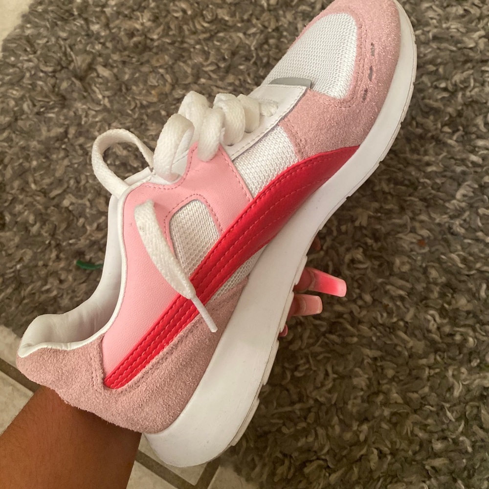 Doesn’t come with box. $60 obo!